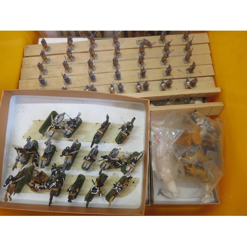 375 - Quantity of Miniature Lead Soldiers