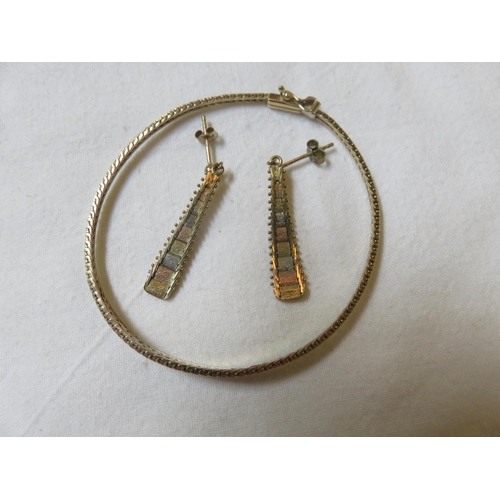 97 - 9ct. Tri Colour Gold Bracelet and matching Earrings 7.5 grams