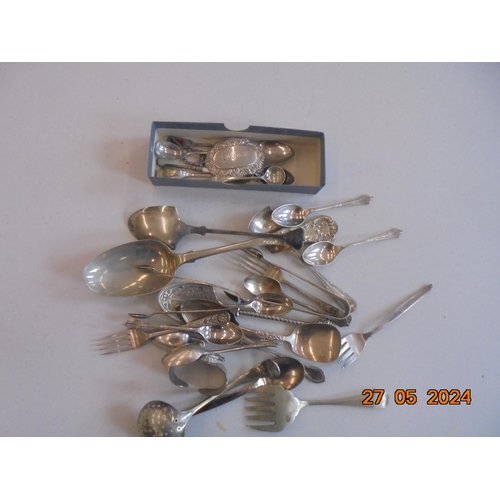 222 - Lot of Small Silver Items and Cutlery