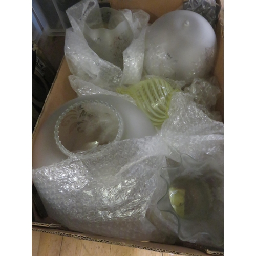 315 - Box of assorted oil lamp shades