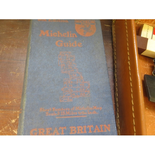 329 - Michelin Guide To Great Britain - 8th Edition. Original Blue Cloth. Dusty, some staining