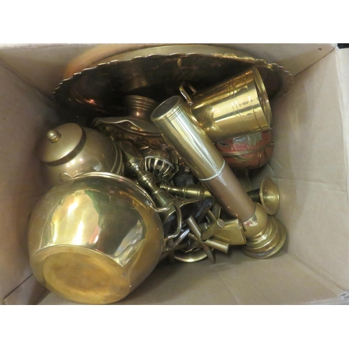 256 - Box of Brass Ware