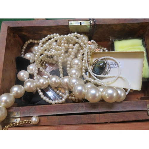 273 - Box of assorted Jewellery