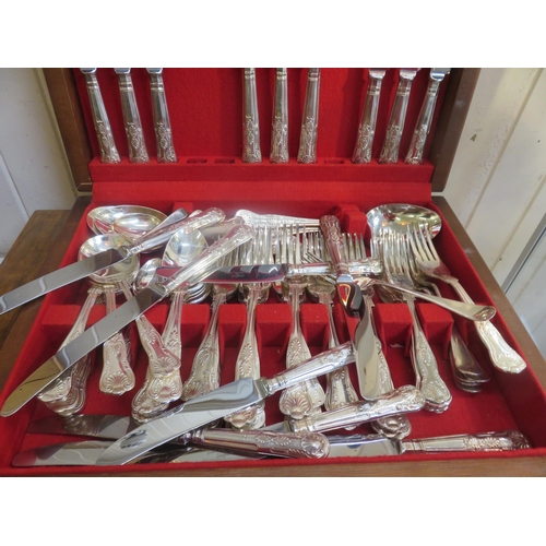 333 - Two Canteens of Cutlery