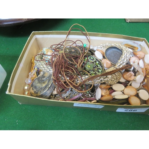 286 - Box of Jewellery