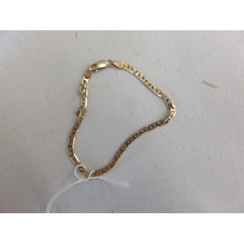 107 - 9ct Gold Link Bracelet 4.5gms