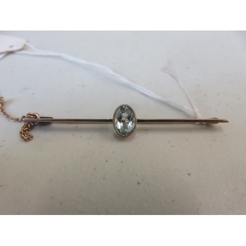 132 - 15ct and White Stone Bar Brooch