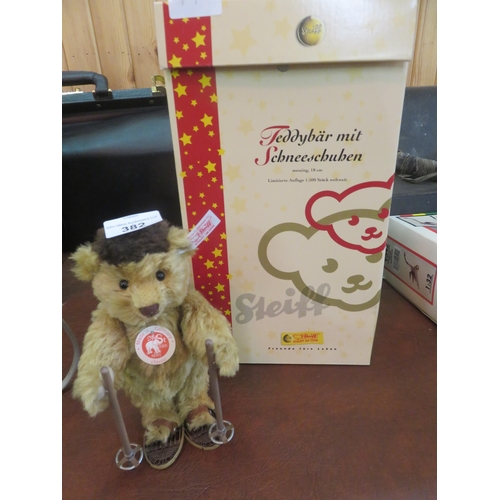 382 - Steiff 'Teddy Bear mit Schneeschuhen' - Box and Paperwork