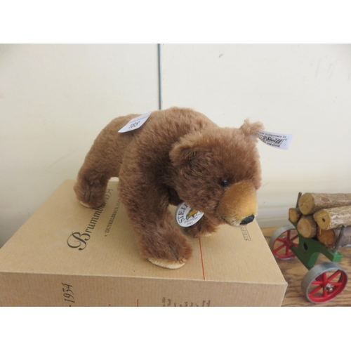 185 - Boxed Steiff Club 2001 Model of a Brown Bear