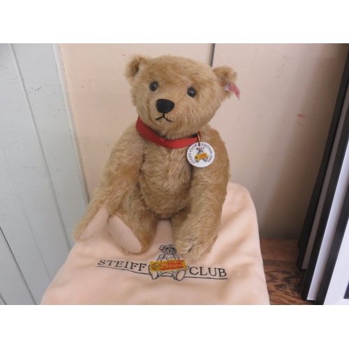 188 - Boxed Steiff Club Year 2000 Bear