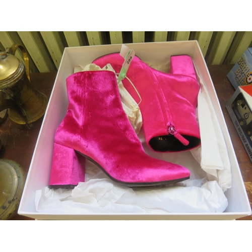 289 - Balenciaga Pink Ankle Boots, size 39