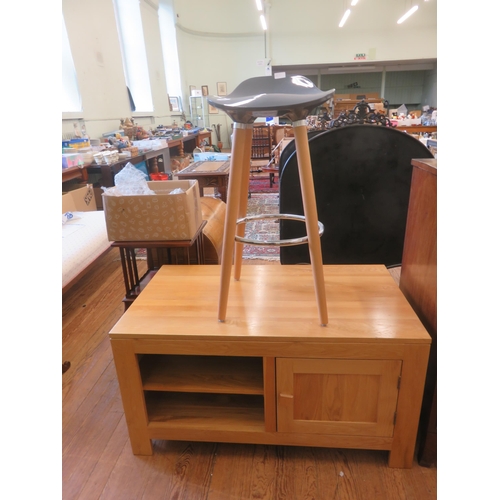 369 - Modern Oak Unit and Modern Stool