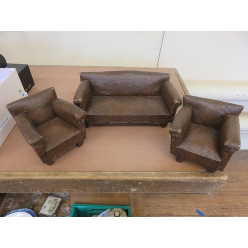 147 - Quantity of Leather Dolls House Furniture