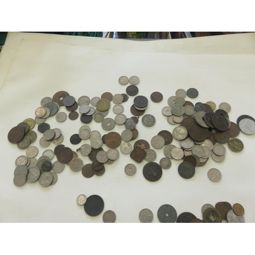 195 - Quantity of British and World Coins