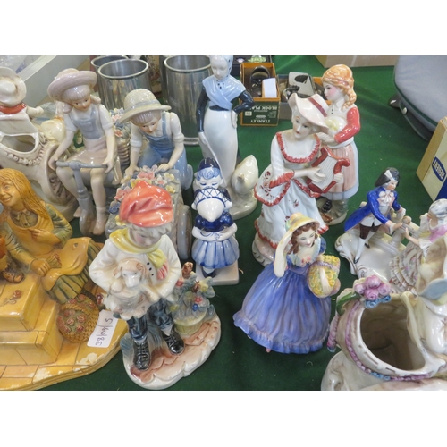 280 - Quantity of Continental Type Figurines