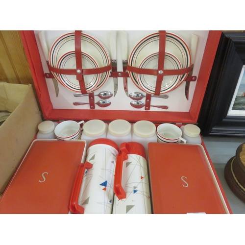 401 - Sirram Picnic Set