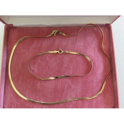 80 - Italian 9ct. Gold Necklace and matching Bracelet, 4.9 grams