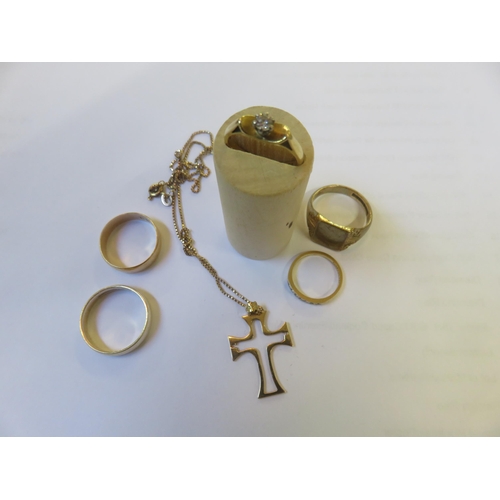 49 - Selection of Gold Jewellery Including: 14ct Gold cross Pendant on 8ct chain 3.3g, 3 18ct Gold Rings ... 