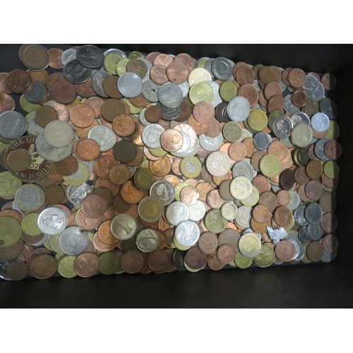 353 - Quantity of loose International Coinage