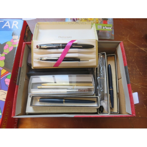 302 - Box of mainly Parker pens