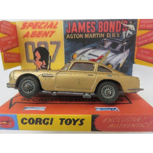 151 - 1960's Corgi James bond Aston Martin D.B.S. with box