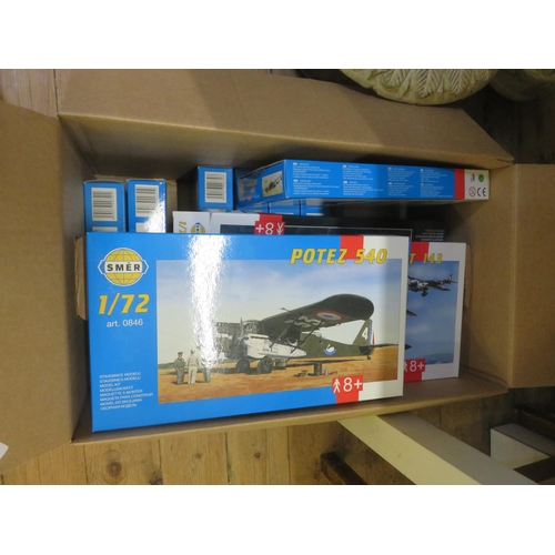 252 - Box of Aeroplane Model Kits