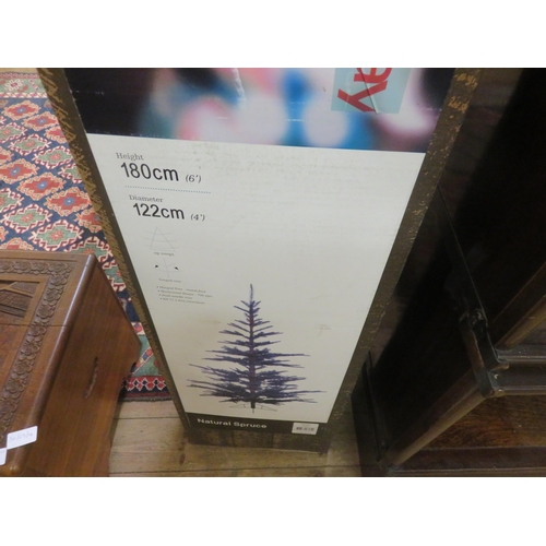 499 - Christmas Tree With Box