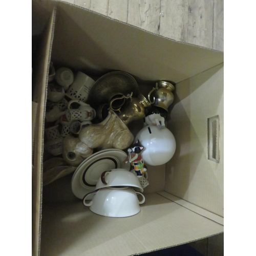 350 - Box of bric-a-brac and crested ware