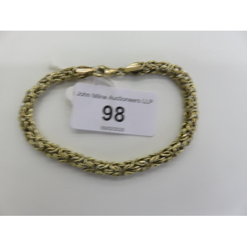 98 - 9ct. Gold Bracelet 7.9 grams