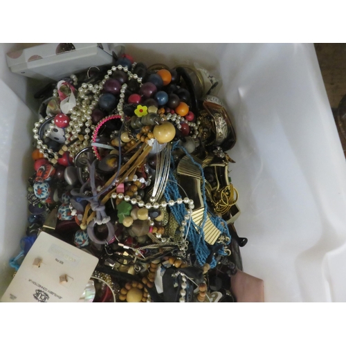 322 - Box of Costume Jewellery