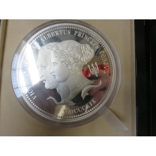 Silver 1kg. £500 Coin - The 200th Anniversary of the birth of Queen Victoria - encapsulated in fitted case