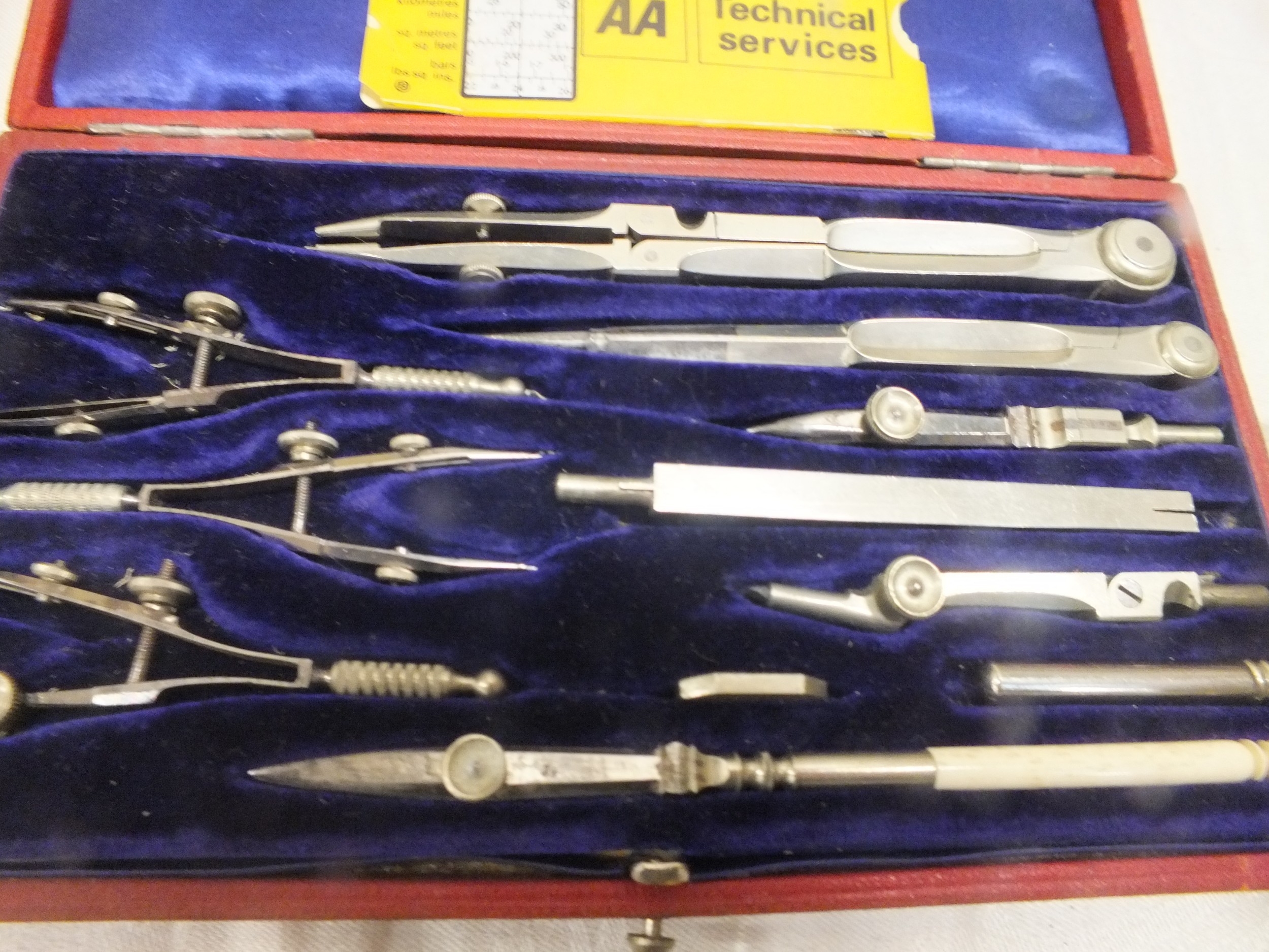 Cased Drawing Instrument Set