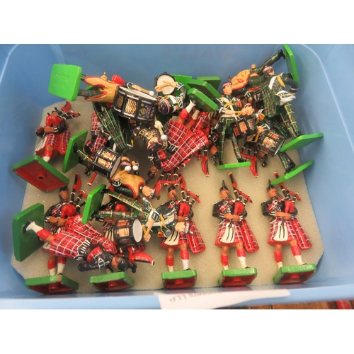 203 - Tub of Loose Britains Lead Soldiers- Pipes and Drums of the Scottish Borderers