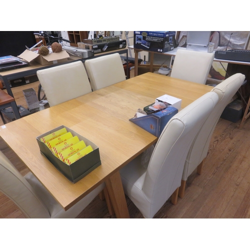 360 - Modern Light Oak Extending Dining Table and Six Chairs