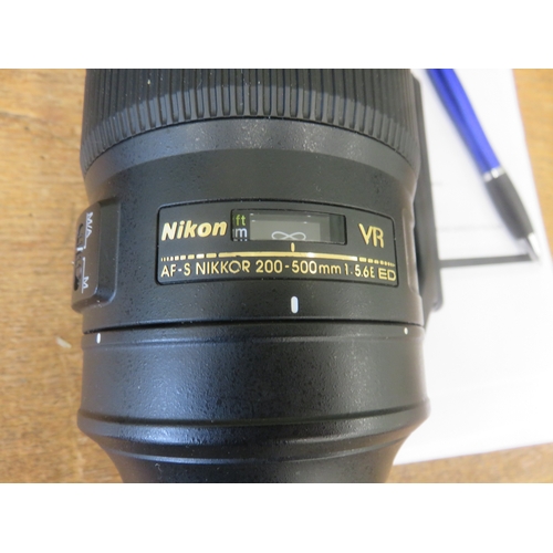 226 - Nikon SWM/VR/ED/IF 095 with HB-71 Lens Hood
