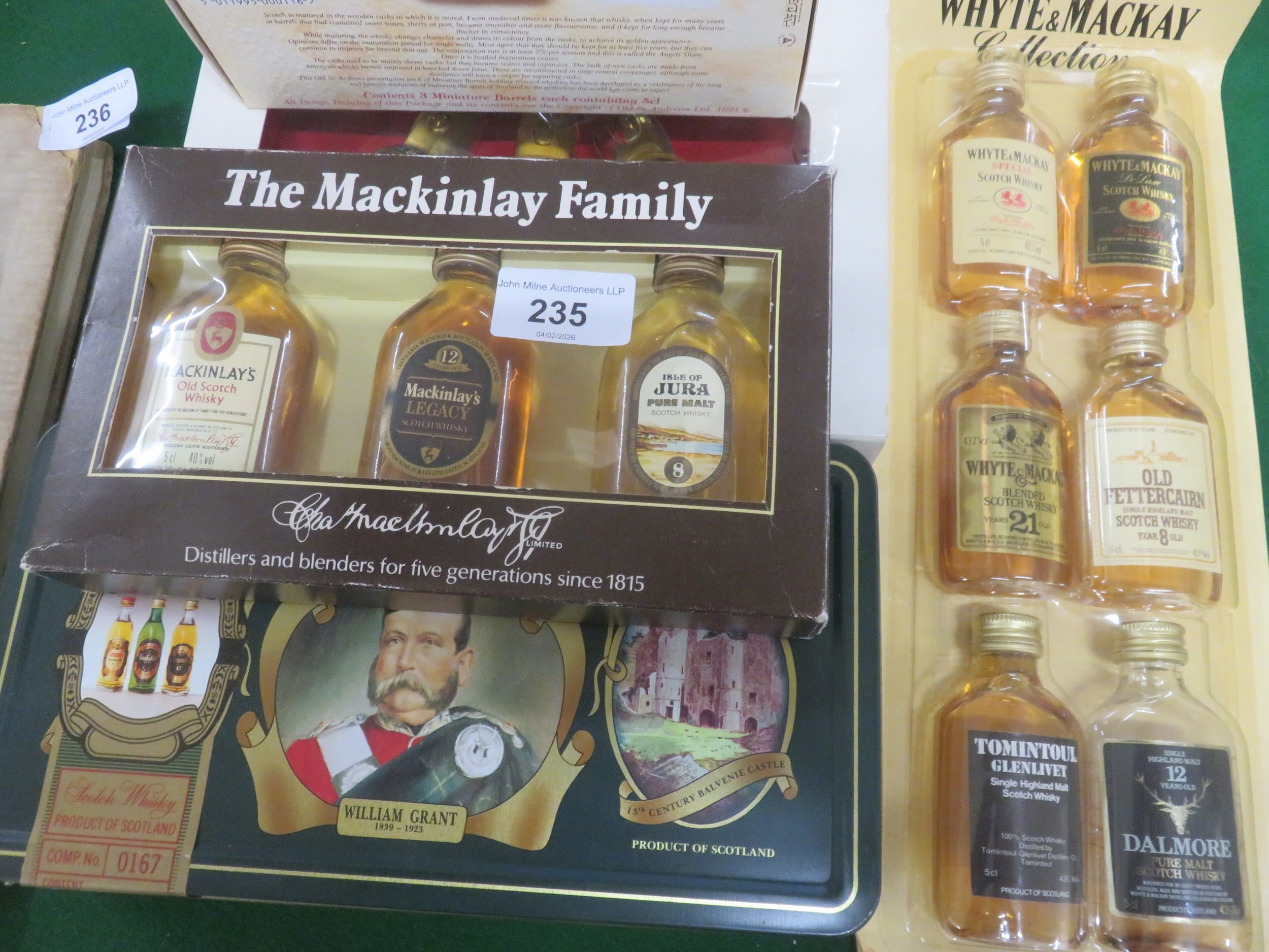 Various miniature Whisky Sets