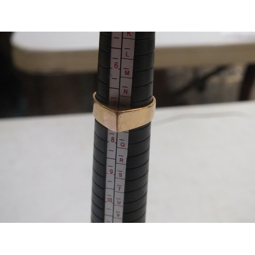 9ct. Gold Dress Ring, 4.1 g size O