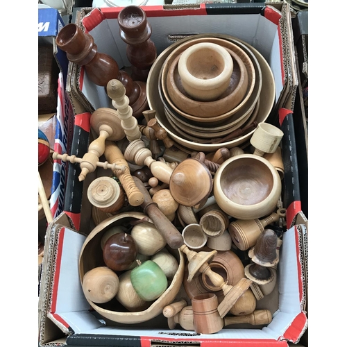 112 - Box containing wooden sculptures and bowls