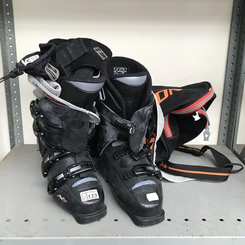 123 - Pair of ski boots