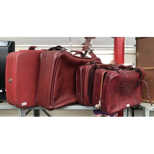 151 - 4 Vintage suitcases