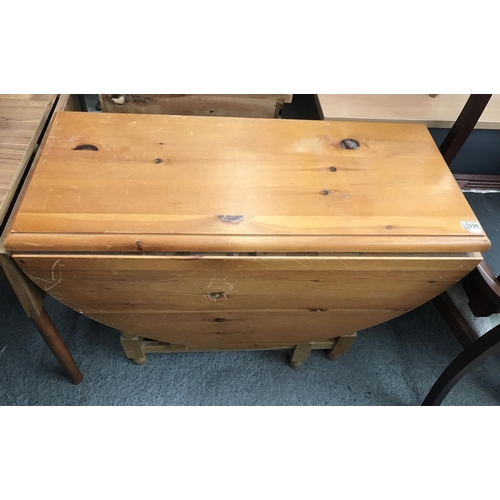 336 - Pine drop leaf table