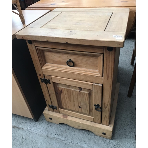 352 - Pine Corona bedside