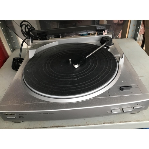 151 - Aiwa record player