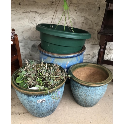 370 - 3 Garden plant pots