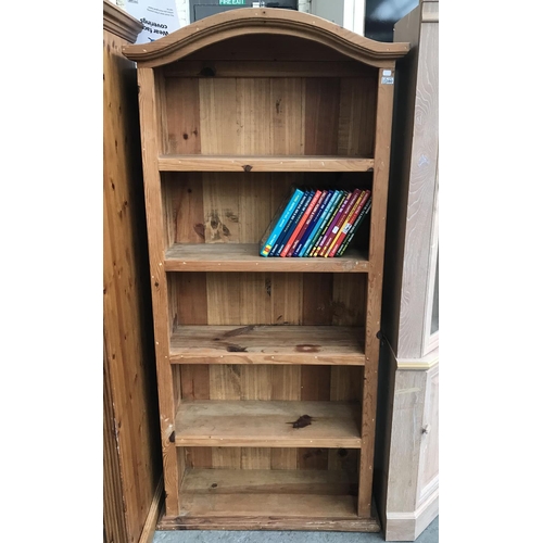 380 - Pine bookshelf