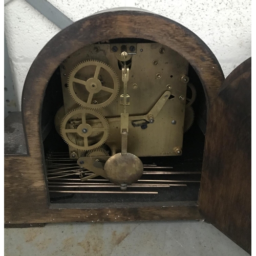 41 - Vintage wooden mantle clock