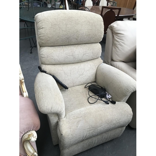 412 - Fabric electric recliner