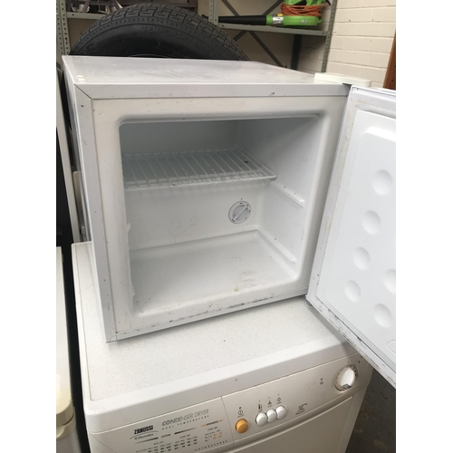 207 - Table top fridge