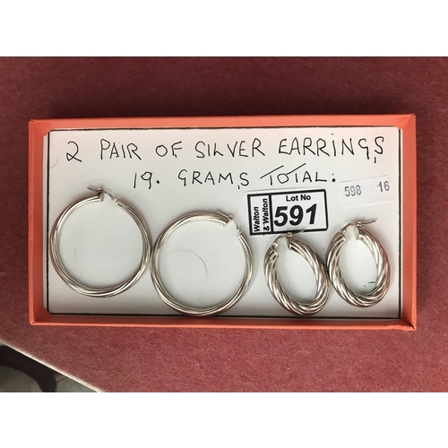 591 - 2 Pair of silver earrings 19g