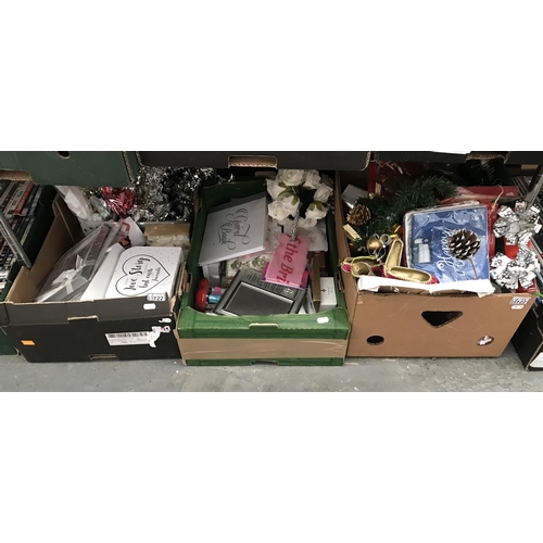 122 - 3 Boxes containing Christmas decorations and giftware